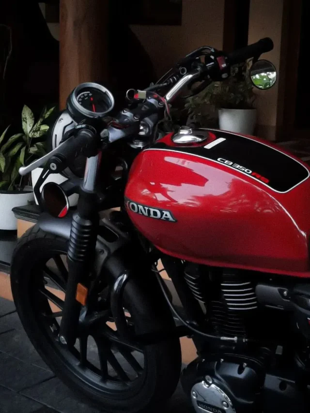 Royal Enfield को दे रही है टक्कर Honda की ये बाइक, देखने में लुक और फीचर्स भी शानदार